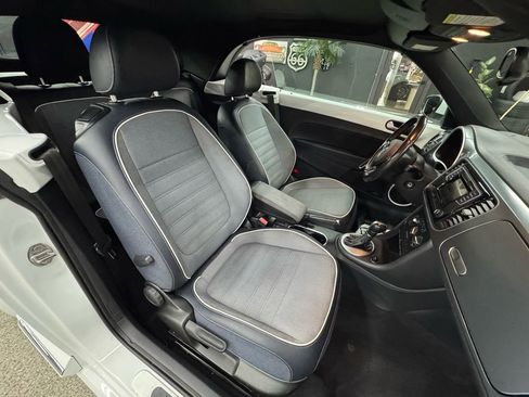 Used 2016 Volkswagen Beetle 1.8T Denim image 24