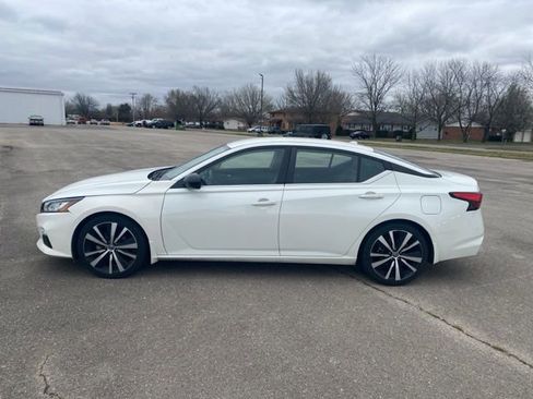 Used 2022 Nissan Altima 2.5 SR image 3