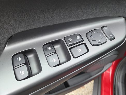 Used 2019 Hyundai Kona SE w/ Cargo Package image 22