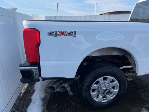 Used 2024 Ford F350 XLT image 12