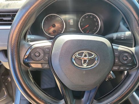 Used 2020 Toyota RAV4 LE FWD image 14