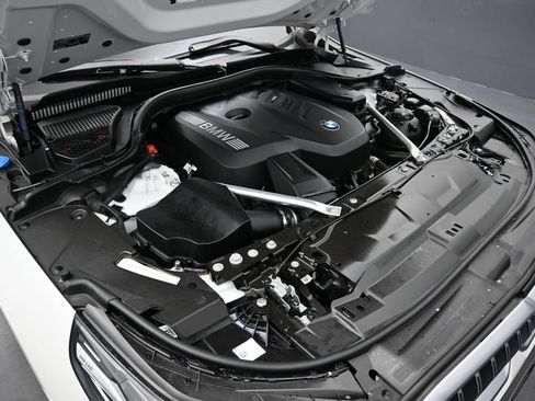 Used 2026 BMW 530i RWD image 56