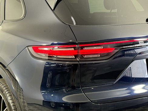 Used 2020 Porsche Cayenne image 34