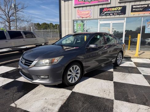 Used 2013 Honda Accord Touring image 2