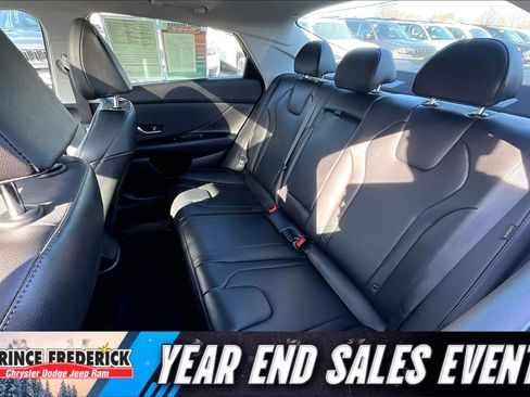 Used 2025 Hyundai Elantra Limited image 24