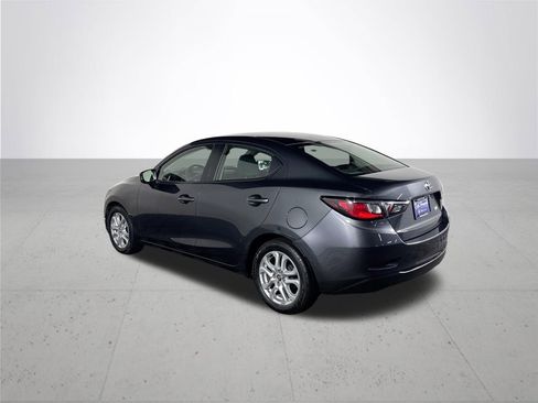 Used 2017 Toyota Yaris iA image 8