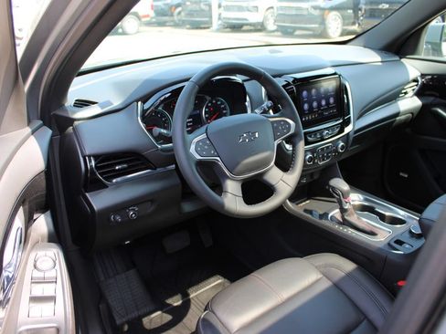 Certified 2023 Chevrolet Traverse RS w/ LPO, Floor Liner Package AWD/4WD image 15