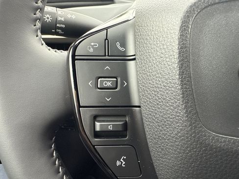 Certified 2026 Toyota bZ FWD image 28
