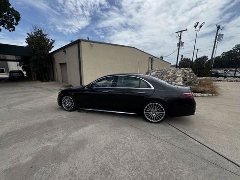 Used 2023 Mercedes-Benz S 500 4MATIC image 2