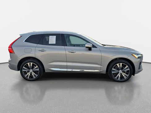 Used 2023 Volvo XC60 B5 Plus w/ Climate Package image 4