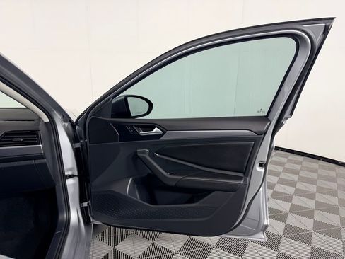 Used 2023 Volkswagen Jetta SE image 36
