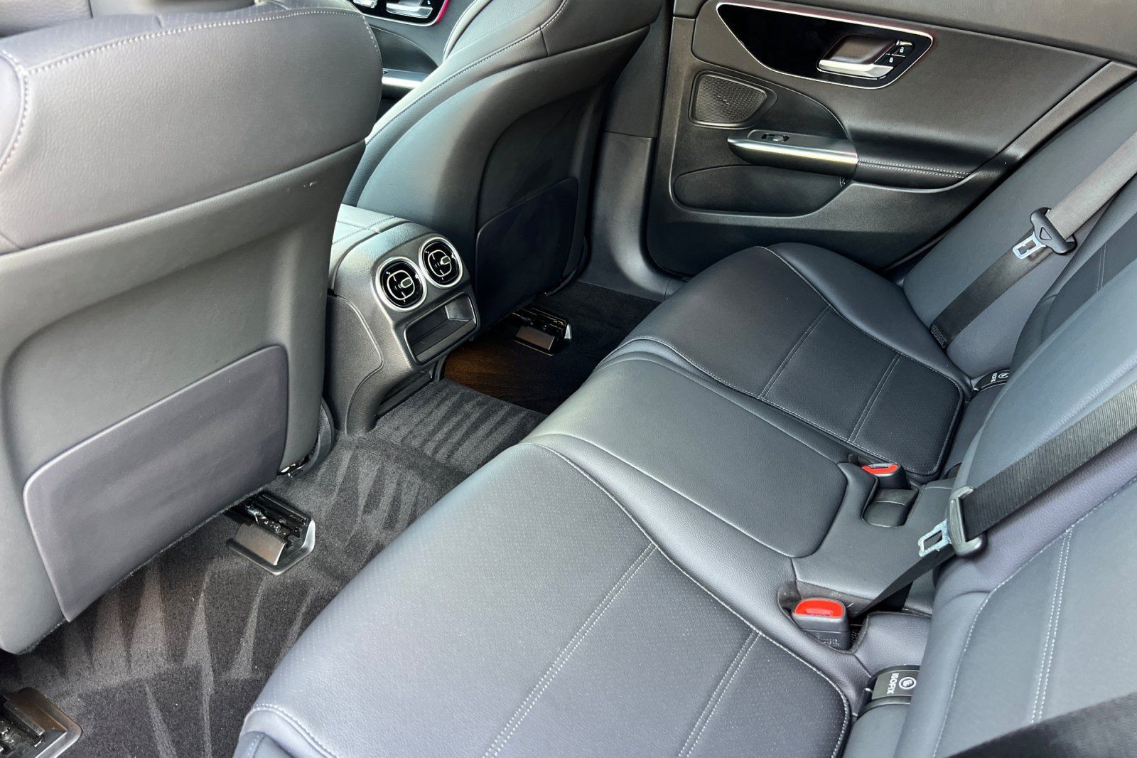 Certified 2024 Mercedes-Benz C 300 Sedan image 4