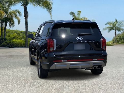 Used 2024 Hyundai Palisade SEL FWD image 4