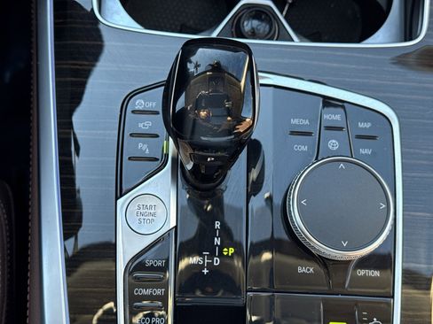 Used 2021 BMW X7 xDrive40i w/ Premium Package image 23