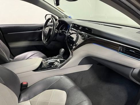 Used 2018 Toyota Camry XLE w/ Audio Package FWD image 11