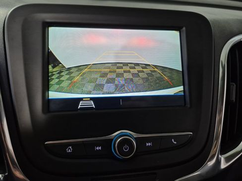 Used 2019 Chevrolet Equinox LT FWD image 14