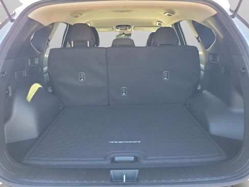 New 2026 Hyundai Tucson Blue SE image 8