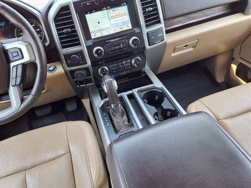 Used 2018 Ford F150 Lariat w/ Equipment Group 502A Luxury AWD/4WD image 12