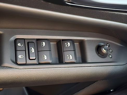 New 2026 Jeep Compass Latitude image 19