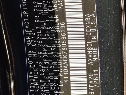 Used 2025 Toyota Camry LE FWD image 30