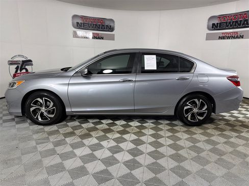 Used 2017 Honda Accord LX image 6