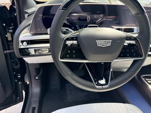 New 2026 Cadillac Lyriq Signature Sport w/ LPO, Floor Liner Package RWD image 28