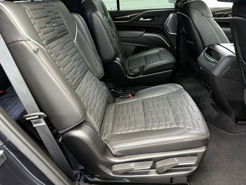 Certified 2023 Cadillac Escalade Sport Platinum w/ LPO, ONYX Package image 35