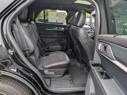 Certified 2025 Ford Explorer ST AWD/4WD image 36