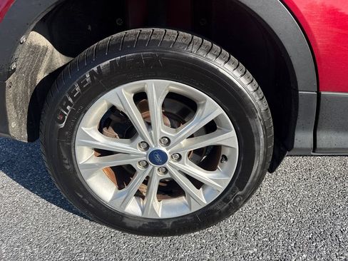Used 2017 Ford Escape SE w/ Equipment Group 201A AWD/4WD image 30