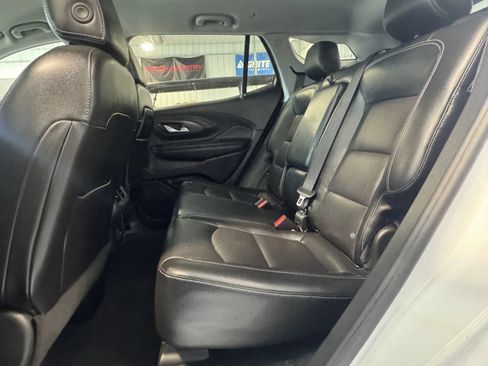 Used 2024 GMC Terrain SLT AWD/4WD image 15