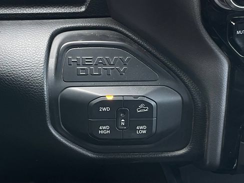 Used 2025 RAM 2500 Laramie AWD/4WD image 18