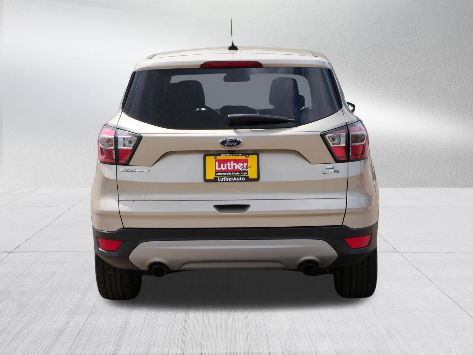 Used 2017 Ford Escape SE w/ SE Cold Weather Package AWD/4WD image 6