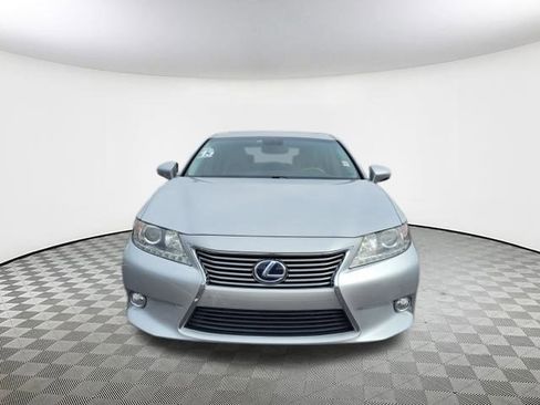 Used 2013 Lexus ES 300h image 2
