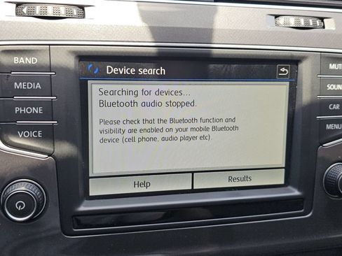 Used 2016 Volkswagen e-Golf SE w/ DC Fast Charging Package FWD image 10