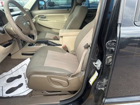 Used 2010 Jeep Liberty Sport image 8