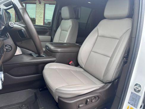 Used 2021 GMC Yukon SLT w/ SLT Premium Package RWD image 10