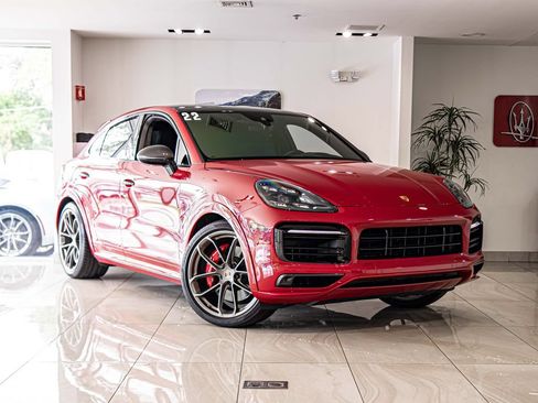 Used 2022 Porsche Cayenne GTS AWD/4WD image 5