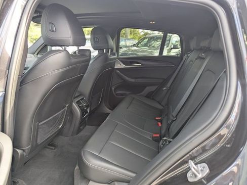 Certified 2025 BMW X4 xDrive30i image 17