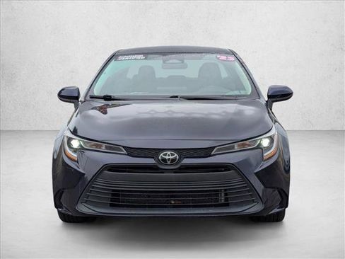 Used 2023 Toyota Corolla LE image 2