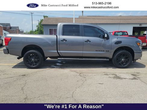 Used 2019 Nissan Titan SV w/ SV Convenience Package AWD/4WD image 6