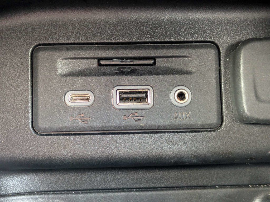 Used 2021 Chevrolet Equinox Premier FWD image 26