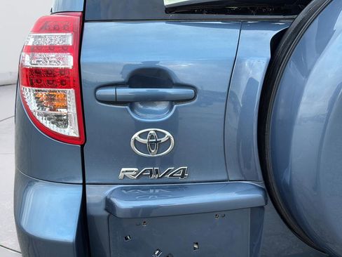 Used 2012 Toyota RAV4 4WD w/ Upgrade Value Pkg image 11