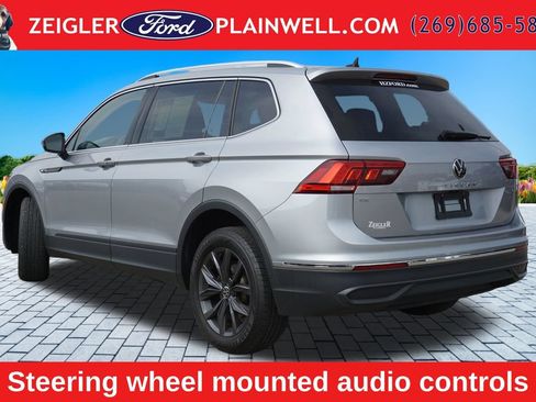 Used 2023 Volkswagen Tiguan SE AWD/4WD image 3