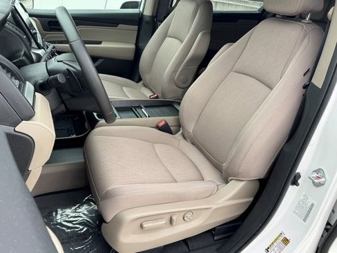 Used 2023 Honda Odyssey EX image 14
