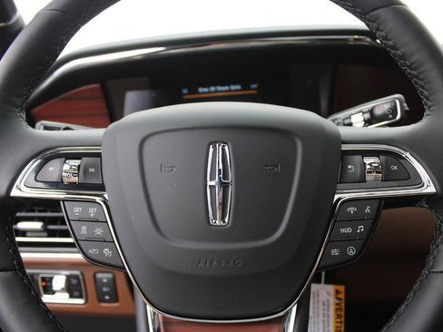 Used 2023 Lincoln Navigator Reserve image 22