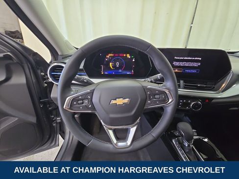 Used 2024 Chevrolet Trax LT w/ Driver Confidence Package FWD image 14