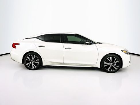 Used 2018 Nissan Maxima Platinum image 10