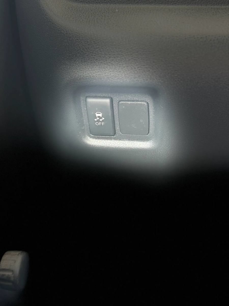 Used 2015 Nissan Versa S Plus FWD image 31