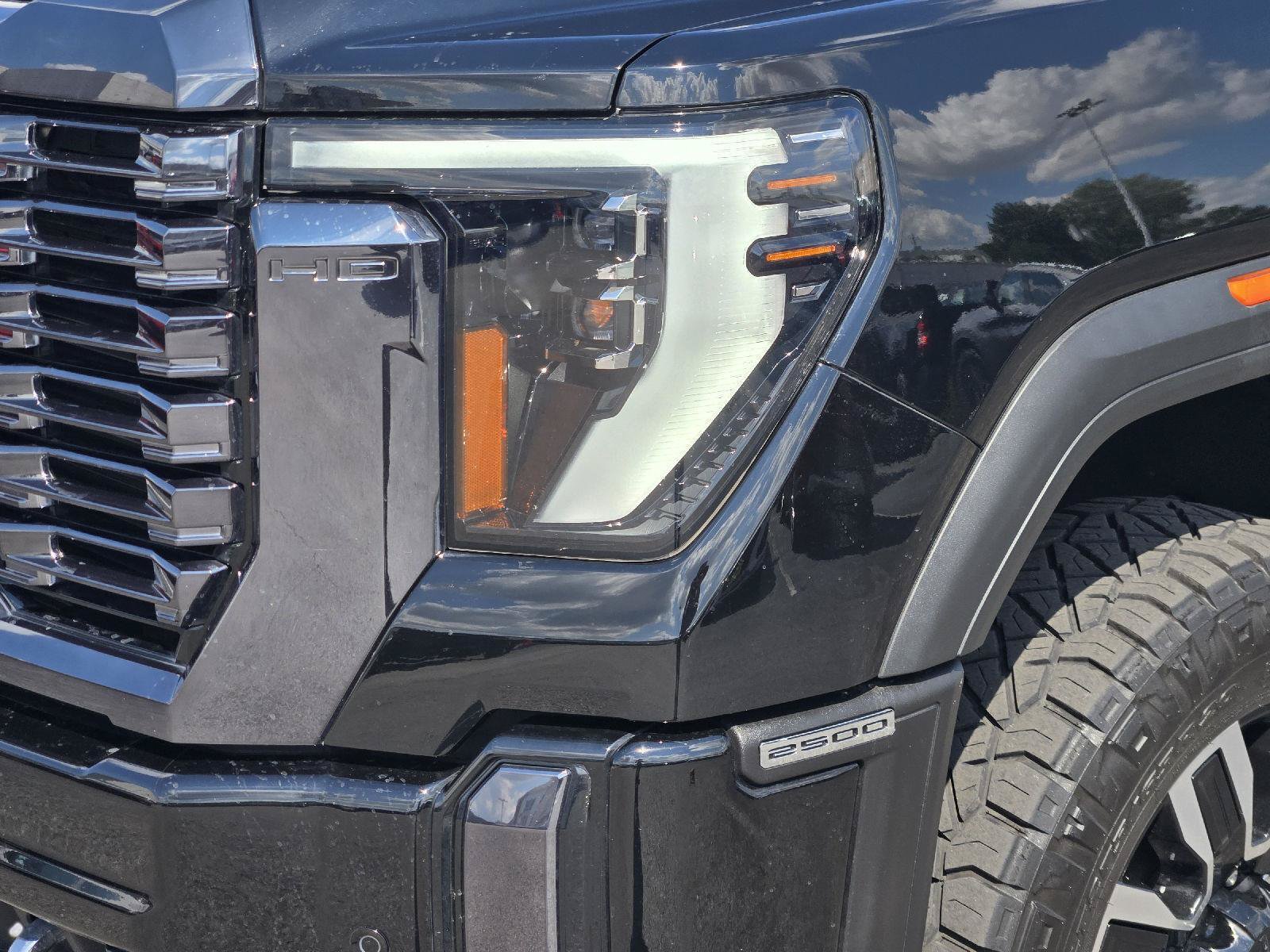 Used 2024 GMC Sierra 2500 Denali Ultimate w/ Max Trailering Package AWD/4WD image 10