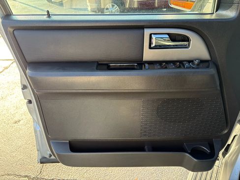 Used 2012 Ford Expedition Limited image 10